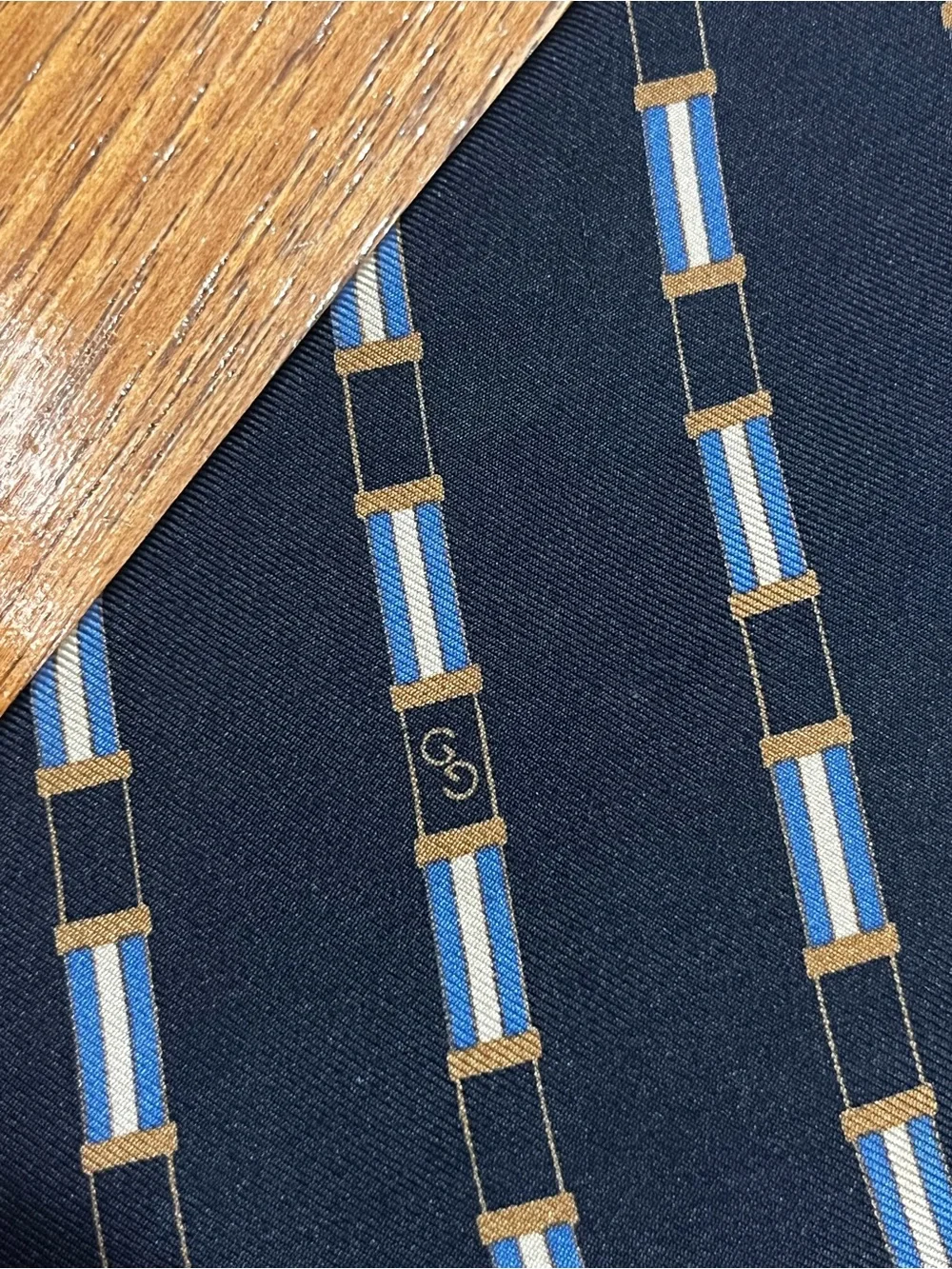 Vtg Gucci Mens Navy Blue Tie 100% Silk Made In Italy Classic Luxury Striped GG